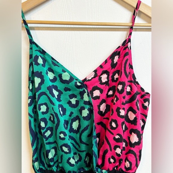 Emery Rose Animal Print Draped Bodysuit Size Large NWT - Picture 4 of 7